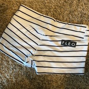Small DL Fleo black stripe